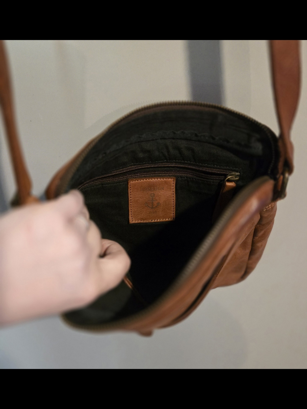 Harbour 2nd Marlies cognac leather crossbody bag - Picture 3 of 4